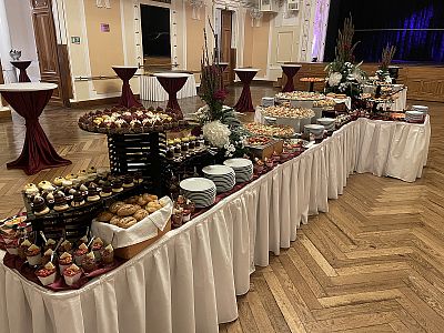 Catering na firemní večírky, svatby a další velké akce